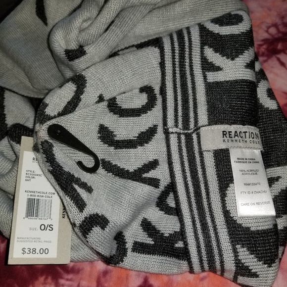 Beanie and infinity scarf set - Picture 4 of 6